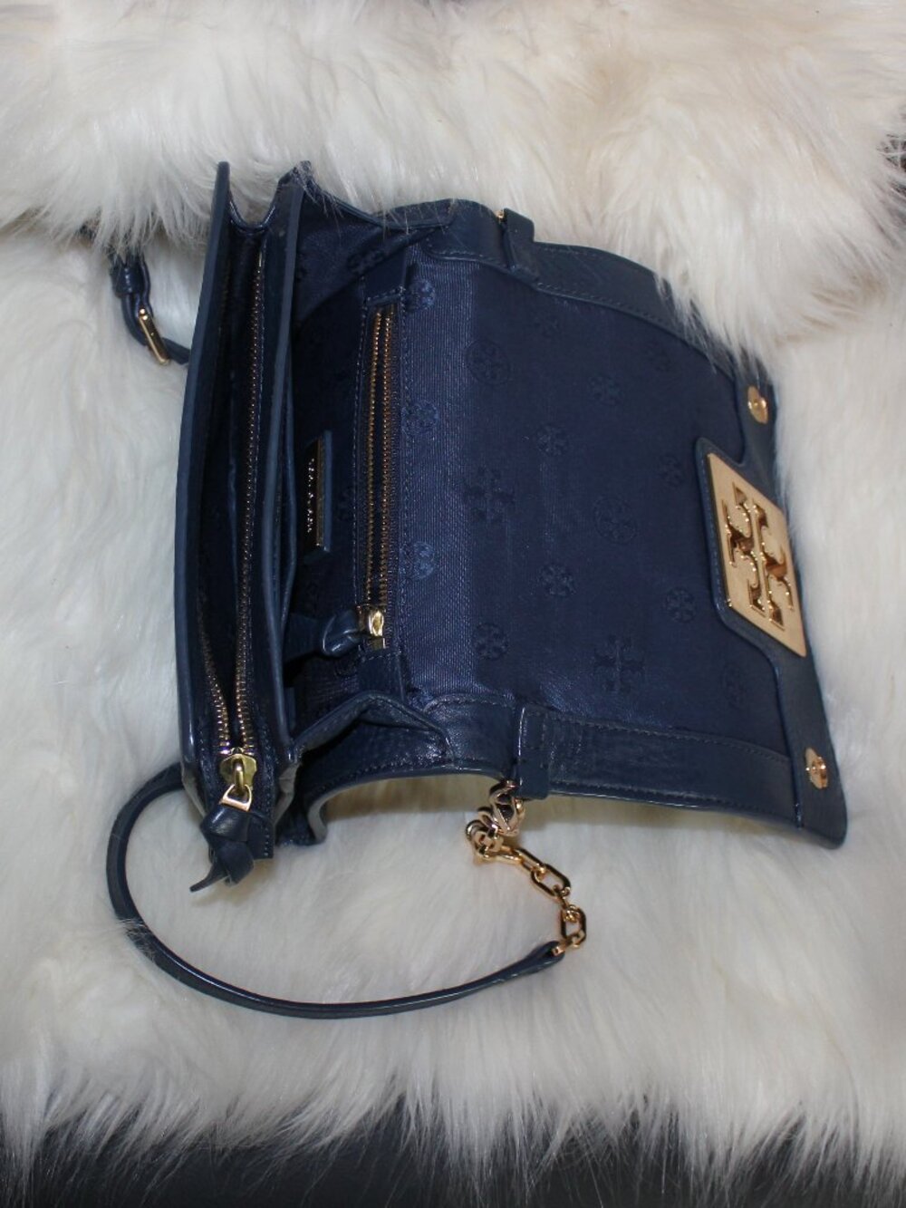 Tory Birch blue leather shoulder mini bag convertible to clutch 6.5" x 8.5"x1" - Picture 7 of 8